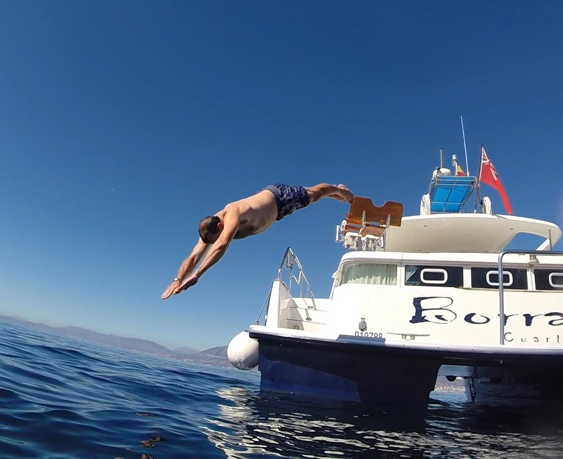 Boat-diving-main-image-2